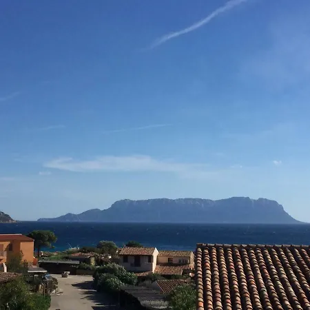 Blue Portrait House Apartment Golfo Aranci Exterior photo