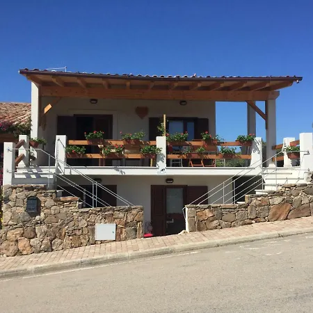 Blue Portrait House Apartment Golfo Aranci Exterior photo