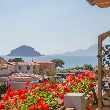 Blue Portrait House Apartment Golfo Aranci Exterior photo