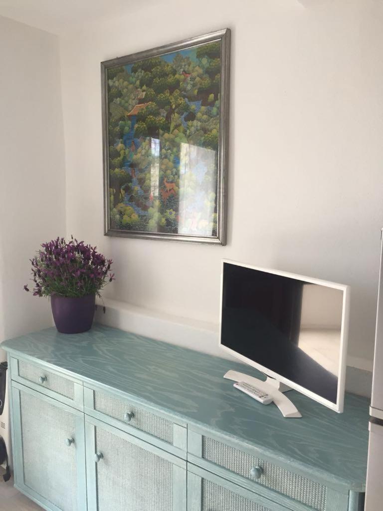 Blue Portrait House Apartment